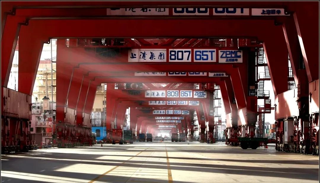 首單！臥龍電驅(qū)港口岸電項(xiàng)目正式進(jìn)軍海外市場(圖1)